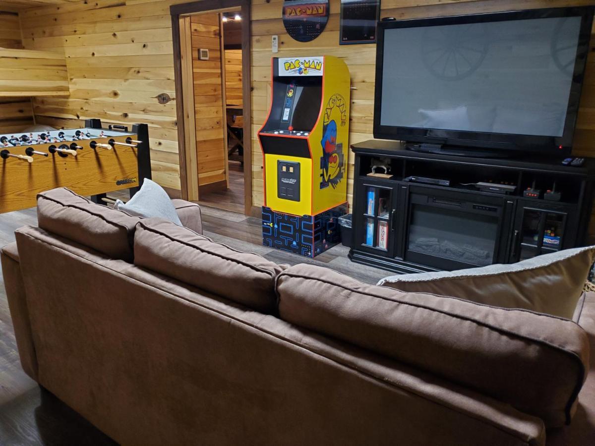 Luxury Cabin W/ Game Room & Hot Tub At Cave Run Lake Wellington Exterior photo