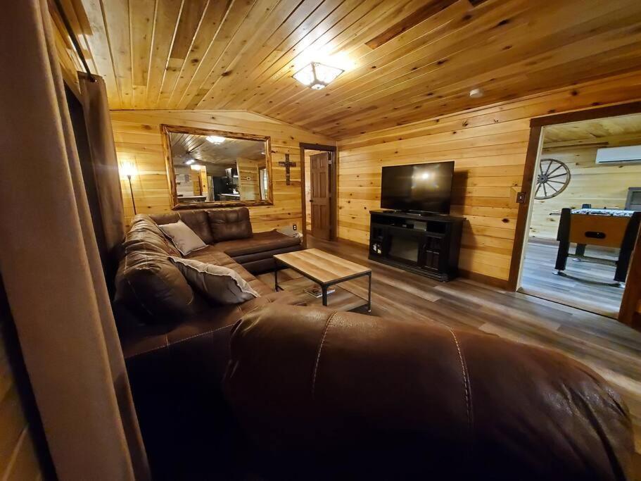 Luxury Cabin W/ Game Room & Hot Tub At Cave Run Lake Wellington Exterior photo